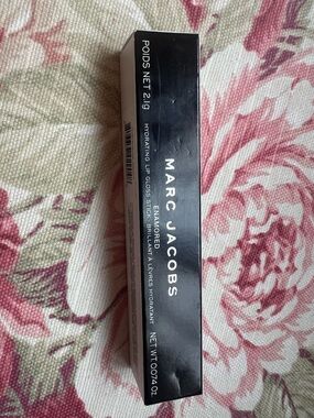 BNIB Marc Jacobs Enamored Lip Gloss in mocha ☕️ choco 🤎 lata
